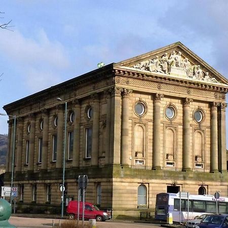 Cosy 2 Bedroom Apartment Todmorden Luaran gambar