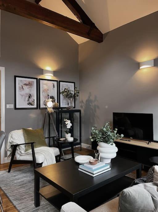 Cosy 2 Bedroom Apartment Todmorden Luaran gambar