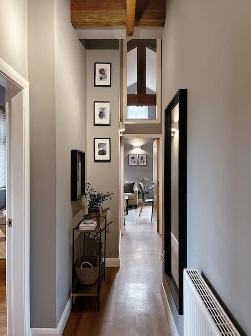 Cosy 2 Bedroom Apartment Todmorden Luaran gambar