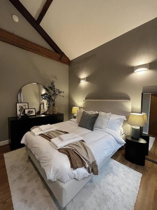 Cosy 2 Bedroom Apartment Todmorden Luaran gambar