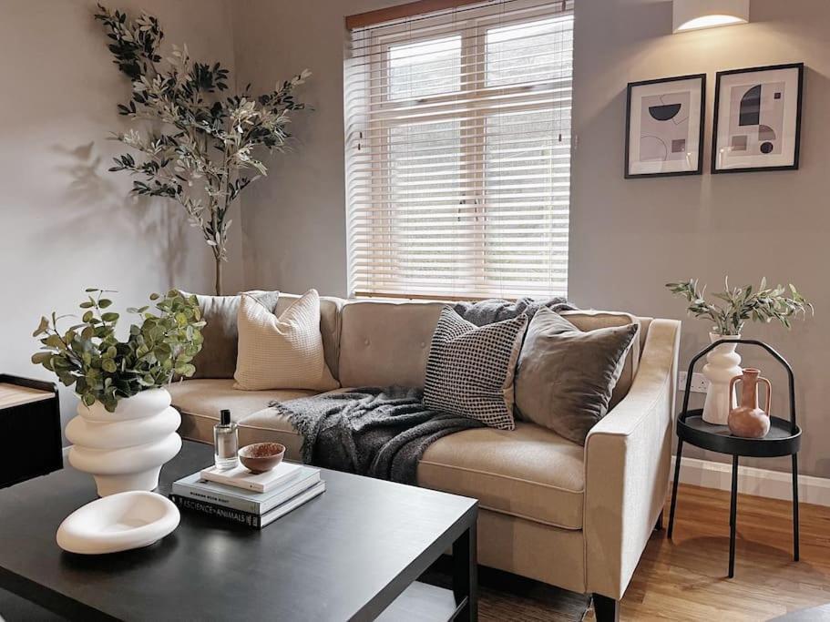 Cosy 2 Bedroom Apartment Todmorden Luaran gambar