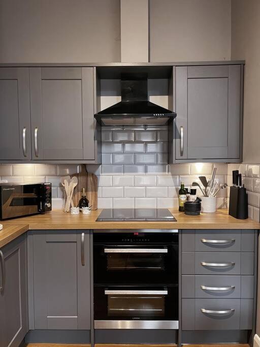 Cosy 2 Bedroom Apartment Todmorden Luaran gambar